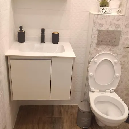 Apartm 9 Mara Gidik Street 16 Apartment *